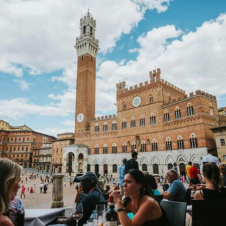 Ferienwohnung Asso Di Picche Siena Exterior foto