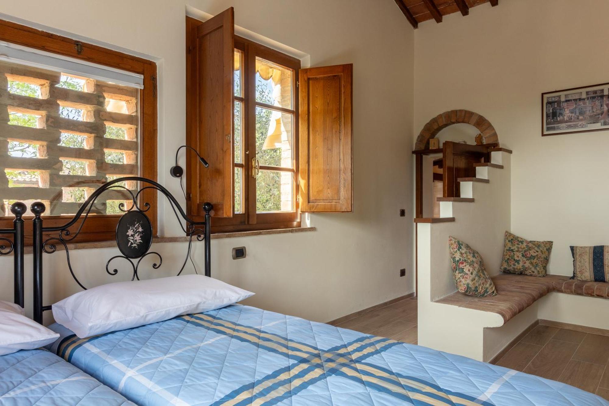 Ferienwohnung Asso Di Picche Siena Exterior foto